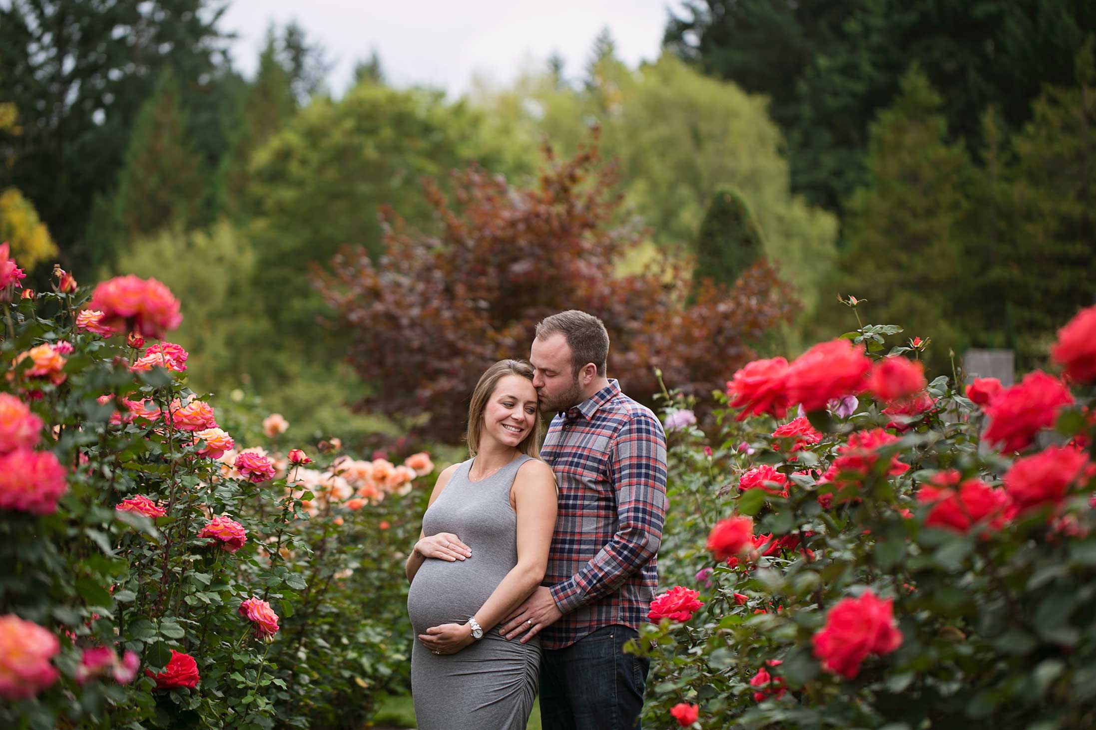 maternity-rose-gardens-portland-photographer